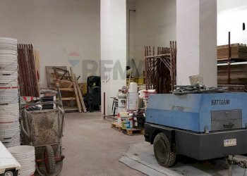Edificio all\'aperto - Magazzino Ancona - foto 11