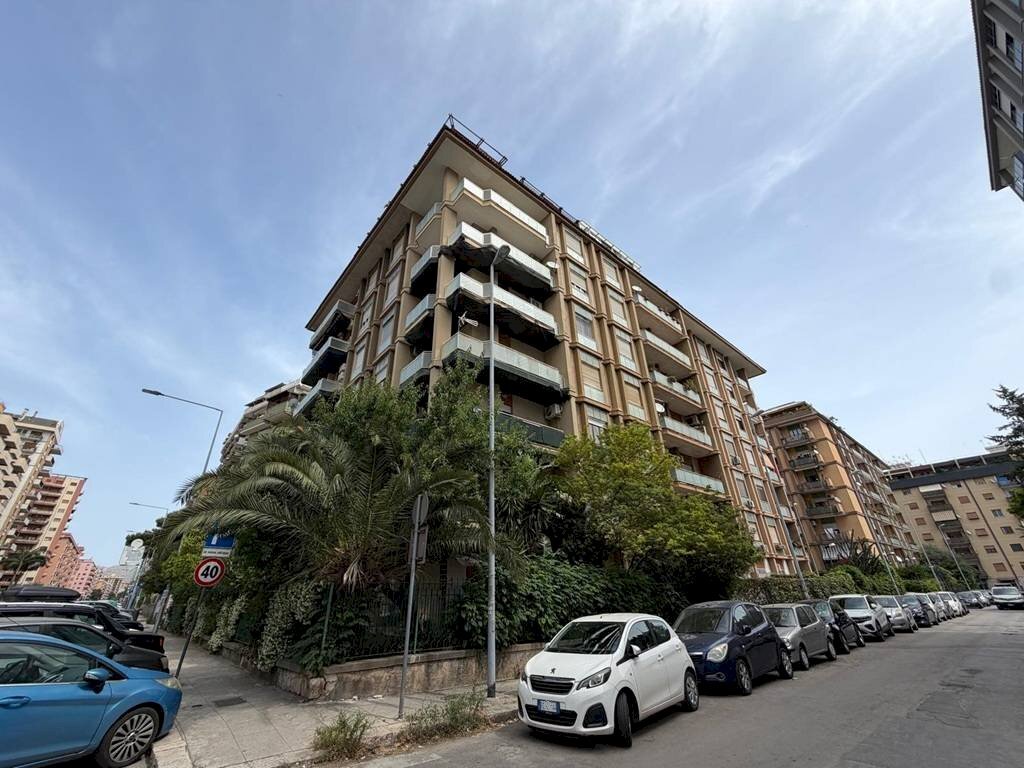 Foto 1 - Appartamento Piazza Europa
 
36, Palermo - foto 1