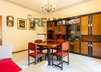 Sala da pranzo - Appartamento Viale Giacomo Matteotti
 
70, Salsomaggiore Terme - foto 12