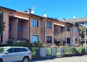 Edificio all\'aperto - Terraced Villa Via Alessandro Volta
 
20, Pero - photo 28