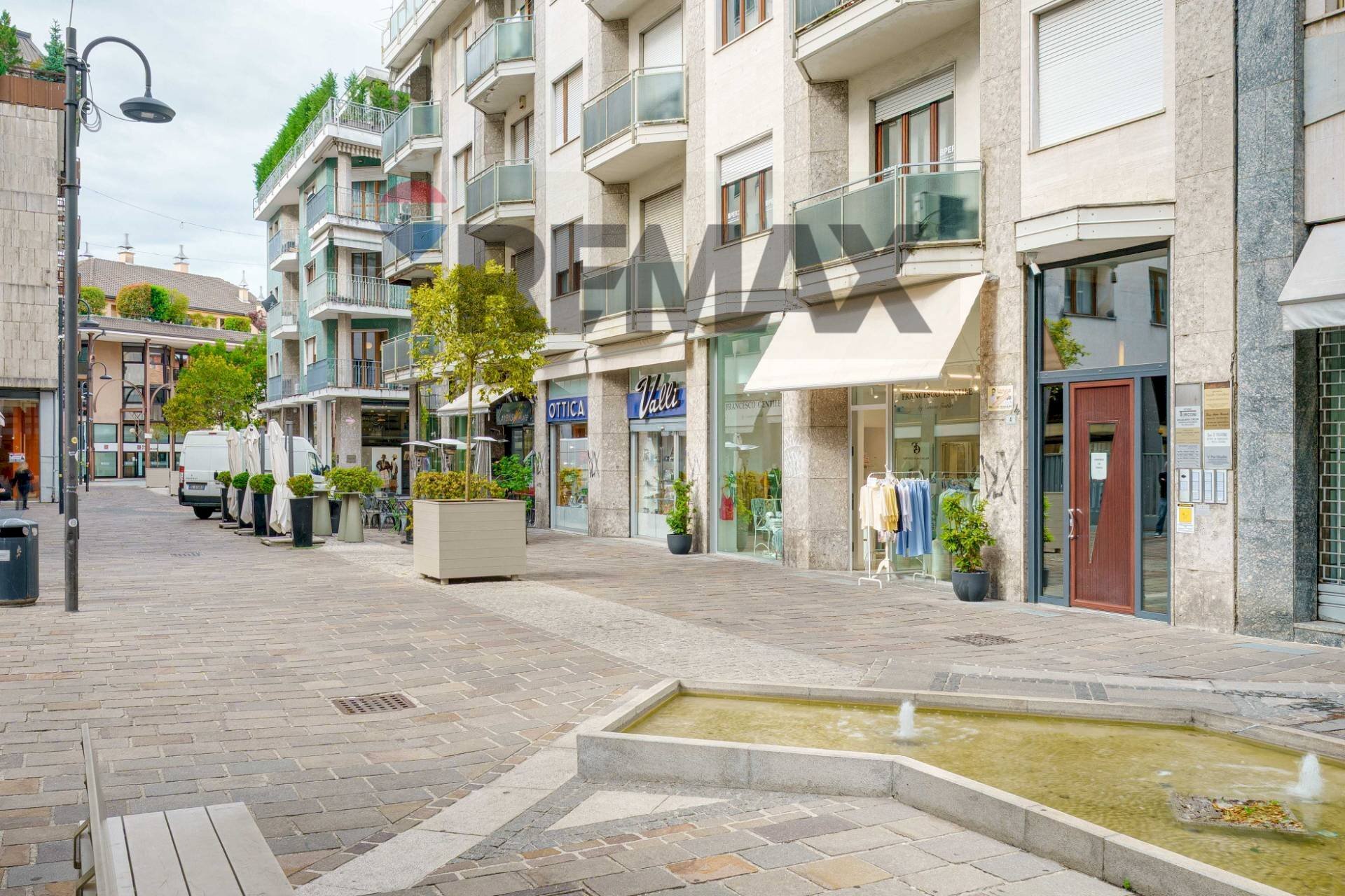 Edificio all\'aperto - Shop Via San Gregorio
 
4, Busto Arsizio - photo 2