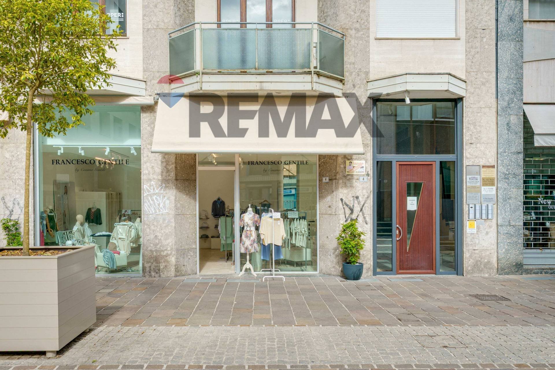 Edificio all\'aperto - Shop Via San Gregorio
 
4, Busto Arsizio - photo 3
