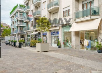 Edificio all\'aperto - Negozio Via San Gregorio
4, Busto Arsizio - foto 1