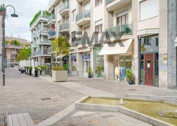 Edificio all\'aperto - Negozio Via San Gregorio
4, Busto Arsizio - foto 2
