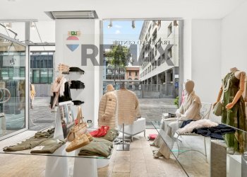 Soggiorno - Negozio Via San Gregorio
4, Busto Arsizio - foto 13