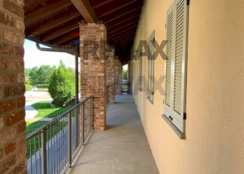 Balcone di ingresso - Semi-detached Villa Via Sant'Isidoro
 
1, Bogogno - photo 3
