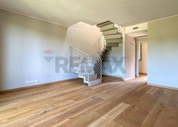 Sala ingresso - Semi-detached Villa Via Sant'Isidoro
 
1, Bogogno - photo 4