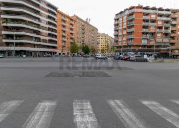 Edificio all\'aperto - Locale Commerciale Piazza Cesare Cantu'
5, Roma - foto 18