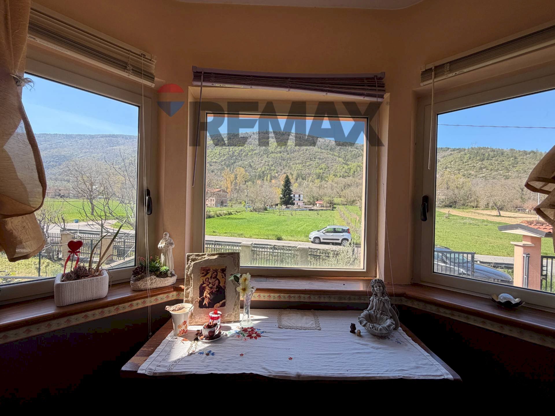 Sala da pranzo - Villa VIA CAVATE
 
32, Pettorano sul Gizio - foto 3