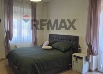 Camera / camera da letto - Three-room apartment via san giacomo
 
59, Como - photo 16