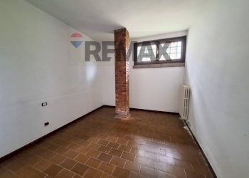 Stanza vuota - Bilocale Via Alle Valli
 
7, Locate Varesino - foto 9