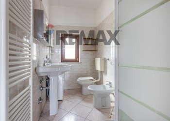 Bagno - One-room apartment Via Pascoli
18, Gallarate - photo 12