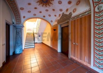 Hall / corridoio - One-room apartment Via Cavour
 
9, Binago - photo 8