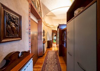 Hall / corridoio - One-room apartment Via Cavour
 
9, Binago - photo 12