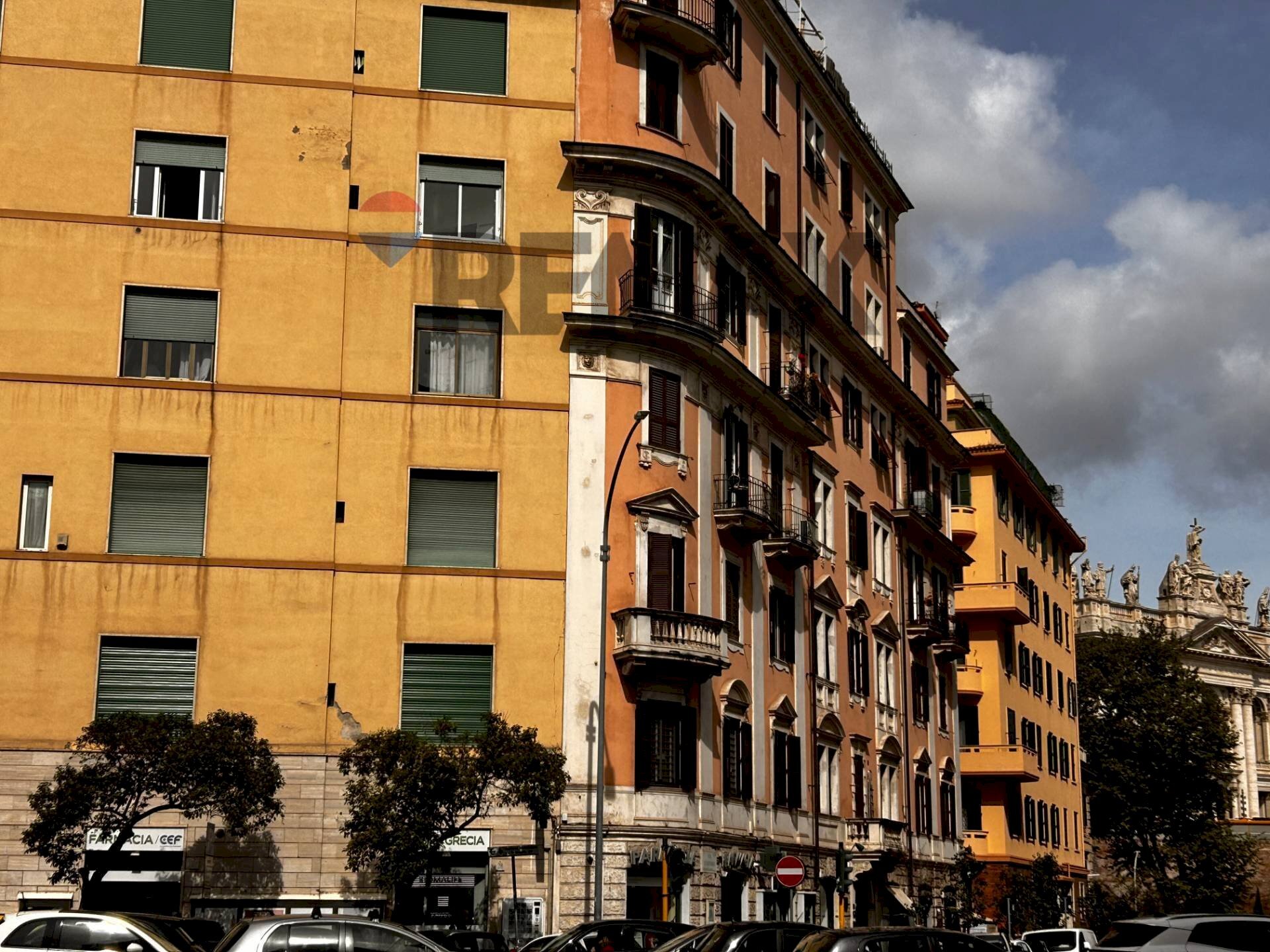 Edificio all\'aperto - Trilocale Largo Magna Grecia
 
20, Roma - foto 1