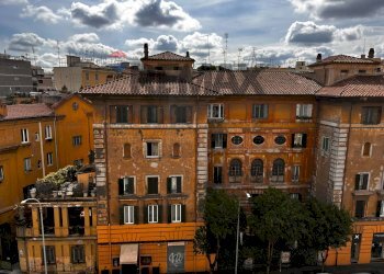 Edificio all\'aperto - Trilocale Largo Magna Grecia
20, Roma - foto 19