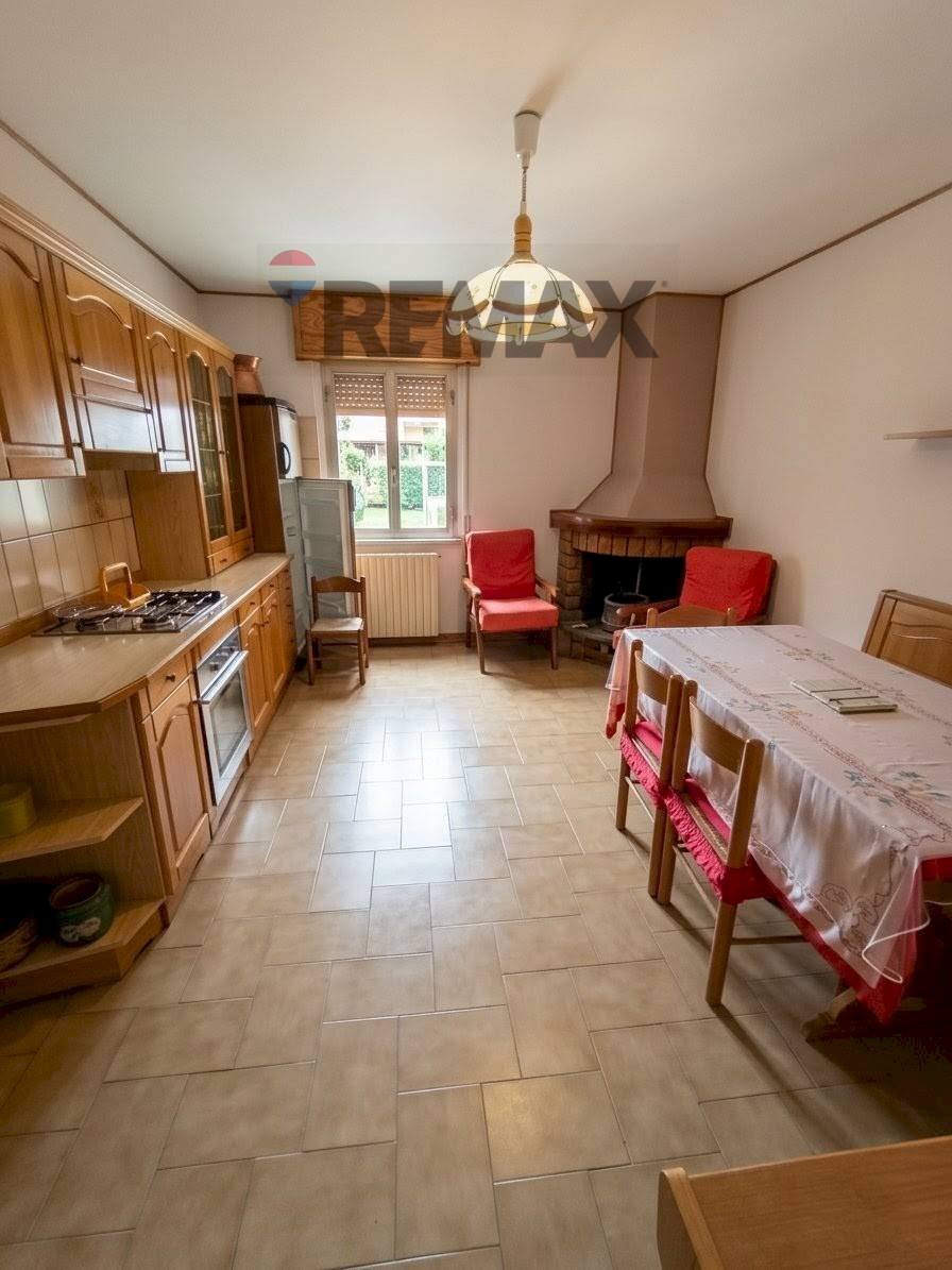 Cucina - Appartamento Via Traversa Prima Di Corso Italia
 
15, Castelmauro - foto 1