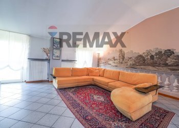 Soggiorno - Three-room apartment DON  LUIGI GUANELLA
 
933, Urgnano - photo 11