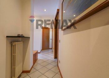 Hall / corridoio - Three-room apartment DON  LUIGI GUANELLA
 
933, Urgnano - photo 38