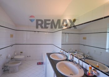 Bagno - Three-room apartment DON  LUIGI GUANELLA
 
933, Urgnano - photo 51