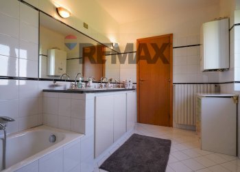 Bagno - Three-room apartment DON  LUIGI GUANELLA
 
933, Urgnano - photo 55