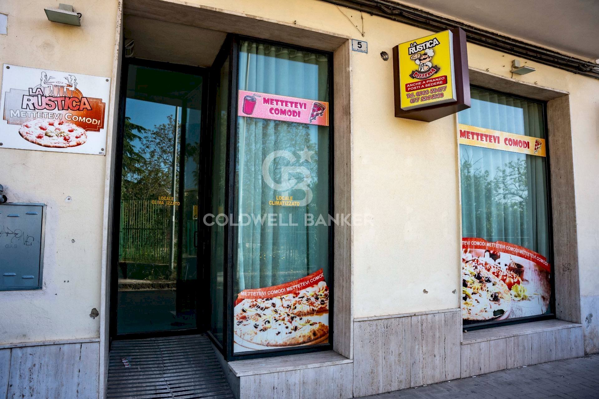 Foto 1 - Commercial Premises Via San Bernardino da Siena
 
5-7-9, Caltagirone - photo 1