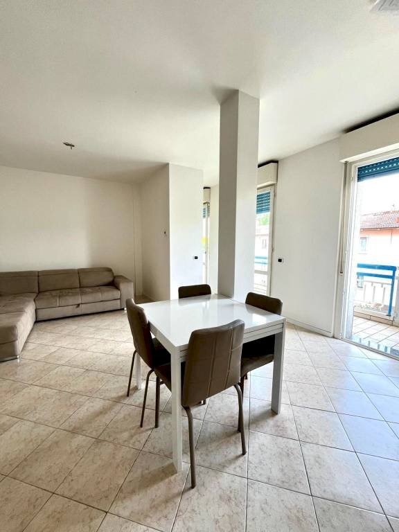 Salone - Two-room apartment via Giuseppe Zola, Brescia (neighborhood Villaggio Prealpino) - photo 2
