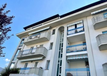 Facciata - Two-room apartment via Giuseppe Zola, Brescia (neighborhood Villaggio Prealpino) - photo 3