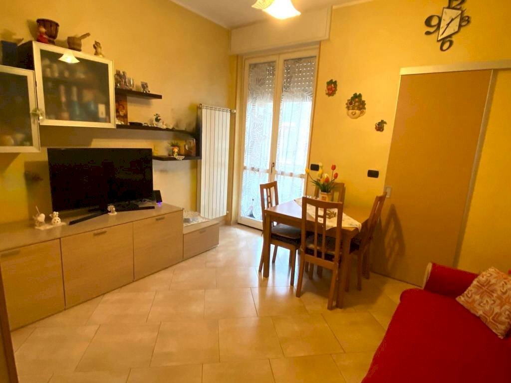 Soggiorno - Three-room apartment via Fossano, 4, Rivalta di Torino - photo 2