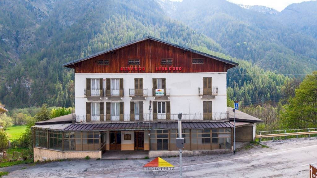 Facciata - Negozio via Circonvallazione, Casteldelfino - foto 1