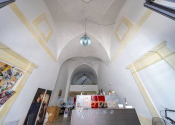 Interno non residenziale - Negozio via Gian Giacomo Lazzari, 11, Gallipoli - foto 2