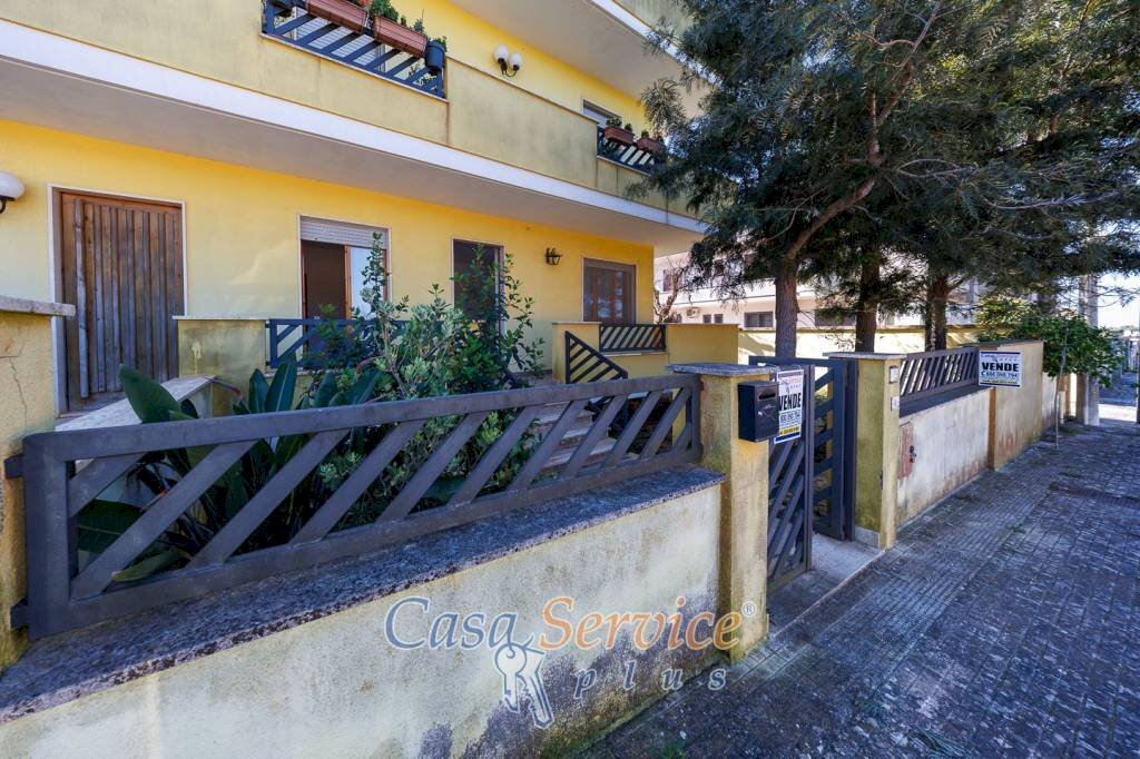 Cortile interno - Villa via Pio La Torre, Parabita - photo 2