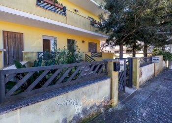 Cortile interno - Villa via Pio La Torre, Parabita - photo 3