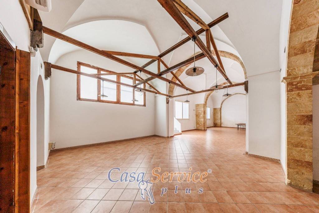 Interno non residenziale - Negozio via Carlo Del Prete, Ruffano - foto 1