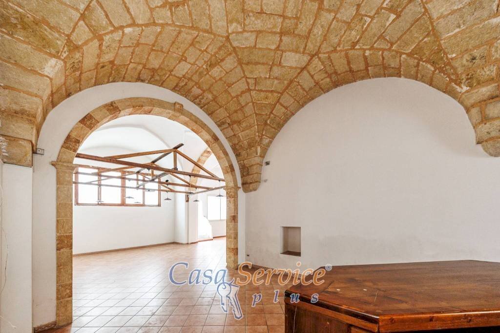 Interno non residenziale - Negozio via Carlo Del Prete, Ruffano - foto 2