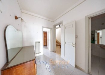Stanza arredata - Casa indipendente via Parabita, Alezio - foto 25