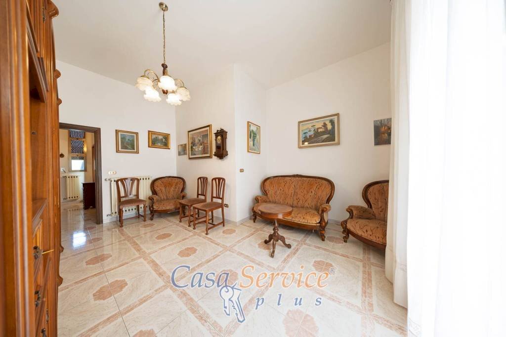 Ingresso - Casa indipendente via Casa Savoia, Parabita - foto 2