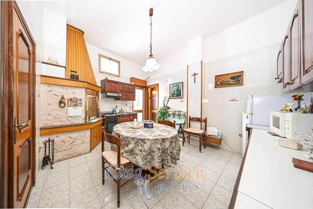 Cucina - Casa indipendente via Casa Savoia, Parabita - foto 3