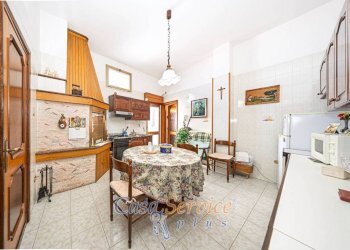 Cucina - Casa indipendente via Casa Savoia, Parabita - foto 2