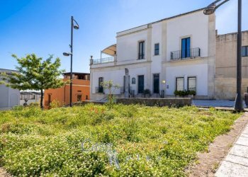 Facciata - Casa indipendente piazza della Libertà, Ruffano - foto 1