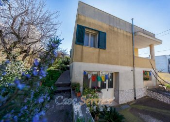 Facciata - Villa via Supersano, Casarano - photo 16