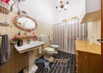 Bagno - Appartamento via Guido Scategni, Taviano - foto 12