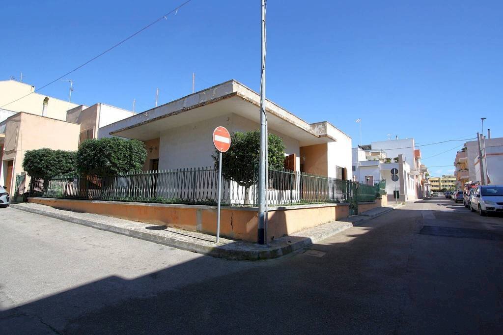 Zona - Independent house via Milano, Parabita - photo 1