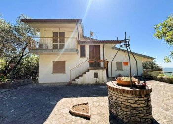 Facciata - Villa via Rapella, Spigno Saturnia - foto 1