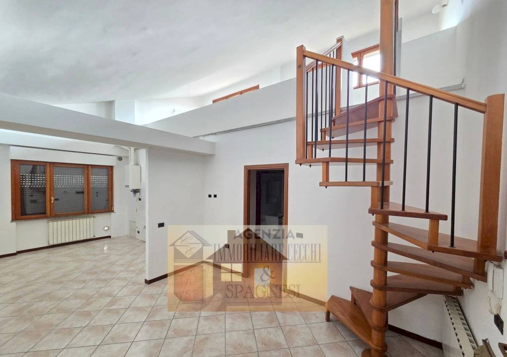 Interno non residenziale - Trilocale via Tredici Martiri, Campi Bisenzio - foto 1