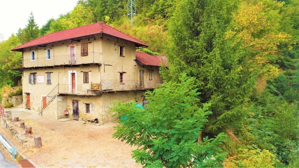 Facciata - Rustico Regione San Bernardo, Levice - foto 2