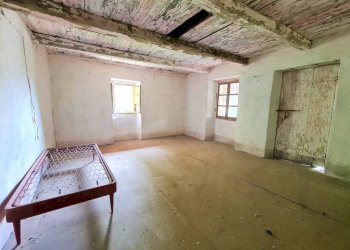 Stanza non arredata - Rustic Regione San Bernardo, Levice - photo 17
