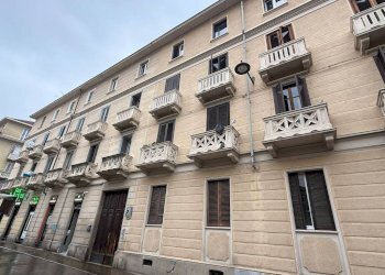 Facciata - Trilocale via Candia, 5, Torino (zona Barriera Milano) - foto 1