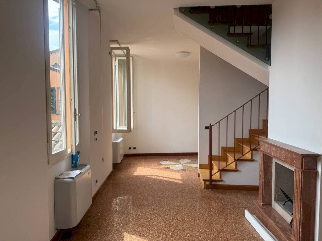 Interno palazzo - Two-room apartment via Massimo d'Azeglio, Bologna (neighborhood Costa Saragozza) - photo 1