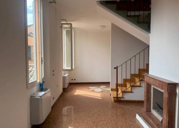 Interno palazzo - Bilocale via Massimo d'Azeglio, Bologna (zona Costa Saragozza) - foto 1